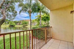 704 Villa Cir, Boynton Beach, FL 33435, Sold 08/13/21