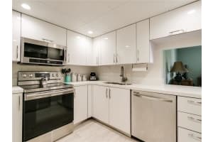 3909 N Ocean Blvd, Fort Lauderdale, FL 33308, Sold 06/03/21