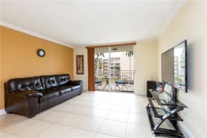 6930 NW 186th St, Hialeah, FL 33015, Sold 06/10/21