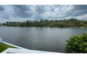 333 NE 19th Ave, Deerfield Beach, FL 33441, Sold 10/22/21