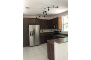 432 NW 87th Ln, Coral Springs, FL 33071, Sold 05/24/21