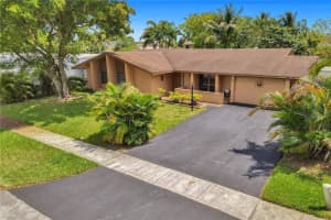 10446 SW 52nd St, Cooper City, FL 33328, Sold 06/10/21