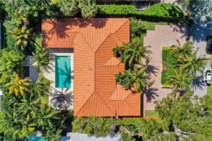 1330 E Lake Dr, Fort Lauderdale, FL 33316, Sold 06/11/21