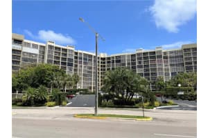 600 Parkview Dr # 1132, Hallandale Beach, FL 33009, Sold 05/17/21