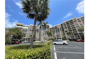 600 Parkview Dr # 1132, Hallandale Beach, FL 33009, Sold 05/17/21