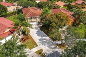 274 Vista Luna Dr, Davie, FL 33325, Sold 06/10/21