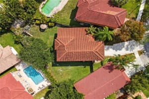 274 Vista Luna Dr, Davie, FL 33325, Sold 06/10/21