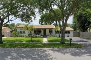 925 SW 42nd Ave, Plantation, FL 33317, Sold 06/04/21