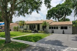 925 SW 42nd Ave, Plantation, FL 33317, Sold 06/04/21
