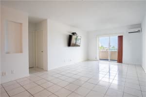 200 S Birch Rd, Fort Lauderdale, FL 33316, Sold 06/10/21