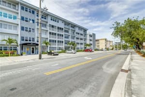 329 SE 3rd St #501t, Hallandale Beach, FL 33009, Sold 12/13/21