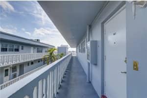 329 SE 3rd St #501t, Hallandale Beach, FL 33009, Sold 12/13/21