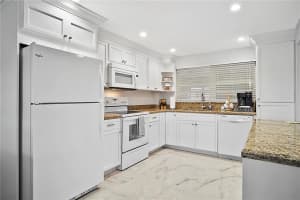 5100 Bayview Dr, Fort Lauderdale, FL 33308, Sold 10/15/21
