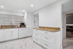 5100 Bayview Dr, Fort Lauderdale, FL 33308, Sold 10/15/21