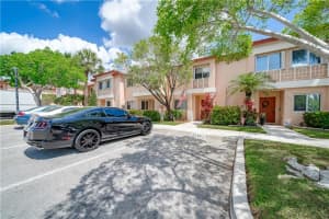 20823 NW 1st St, Pembroke Pines, FL 33029, Sold 06/28/21