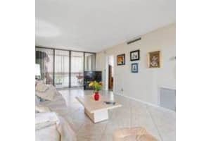 8429 Forest Hills Dr, Coral Springs, FL 33065, Sold 08/16/21