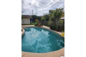 880 NW 207th St, Miami, FL 33169, Sold 01/07/22