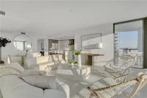 100 E Las Olas Blvd #2401, Fort Lauderdale, FL 33301, Sold 05/04/21