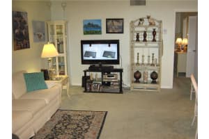 806 SE 7th St, Deerfield Beach, FL 33441, Sold 11/30/21