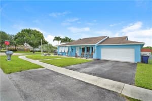 8700 SW 52nd St, Cooper City, FL 33328, Sold 07/12/21