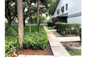 2769 S Oakland Forest Dr, Oakland Park, FL 33309, Sold 08/12/21