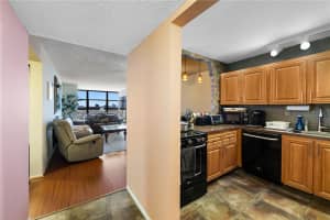 400 Leslie Dr, Hallandale Beach, FL 33009, Sold 11/18/21