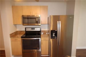 533 NE 3rd Ave, Fort Lauderdale, FL 33301, Sold 08/12/21