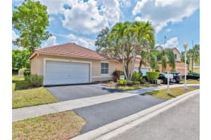 682 Lone Pine Ln, Weston, FL 33327, Sold 07/30/21