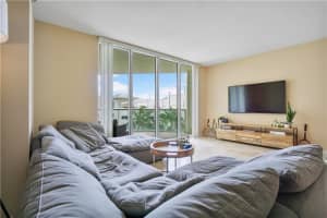1819 SE 17th St, Fort Lauderdale, FL 33316, Sold 09/15/21