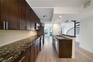 640 Tennis Club Dr, Fort Lauderdale, FL 33311, Sold 08/04/21