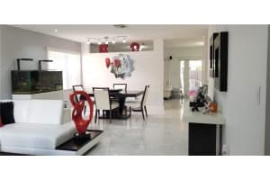 19658 NW 84th Pl, Hialeah, FL 33015, Sold 07/30/21