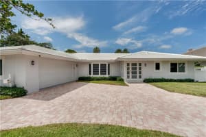 5 Mendota Ln, Sea Ranch Lakes, FL 33308, Sold 11/22/21