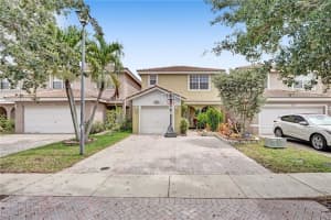 9381 NW 54th St, Sunrise, FL 33351, Sold 08/05/21