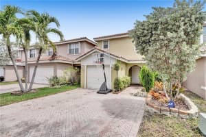 9381 NW 54th St, Sunrise, FL 33351, Sold 08/05/21