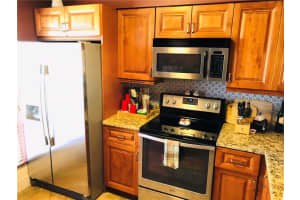 2700 S Oakland Forest Dr, Oakland Park, FL 33309, Sold 08/03/21