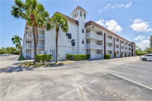 400 SE 10th St, Deerfield Beach, FL 33441, Sold 08/11/21