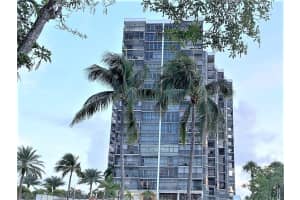 3375 N Country Club Dr, Miami, FL 33180, Sold 08/13/21