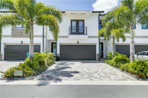 4532 E Aqua Bella Ln, Davie, FL 33312, Sold 07/22/21