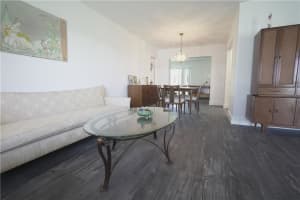 8308 NW 57th Pl, Tamarac, FL 33321, Sold 08/06/21