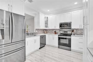 9032 NW 54th St, Sunrise, FL 33351, Sold 07/19/21