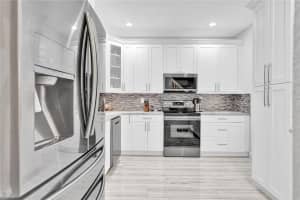 9032 NW 54th St, Sunrise, FL 33351, Sold 07/19/21