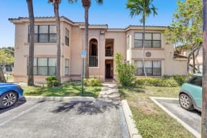 2826 S University Dr, Davie, FL 33328, Sold 08/13/21