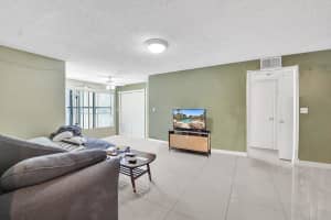 2826 S University Dr, Davie, FL 33328, Sold 08/13/21