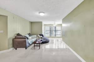 2826 S University Dr, Davie, FL 33328, Sold 08/13/21