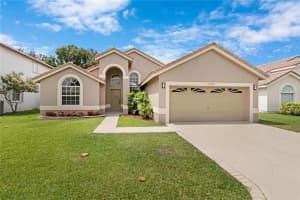 8 Lawrence Lake Dr, Boynton Beach, FL 33436, Sold 08/04/21
