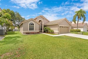 8 Lawrence Lake Dr, Boynton Beach, FL 33436, Sold 08/04/21