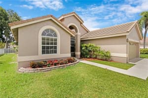 8 Lawrence Lake Dr, Boynton Beach, FL 33436, Sold 08/04/21
