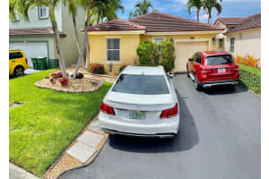 6869 NW 69th Ct, Tamarac, FL 33321, Sold 09/08/21