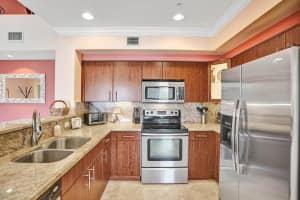 8060 N Nob Hill Rd, Tamarac, FL 33321, Sold 08/20/21