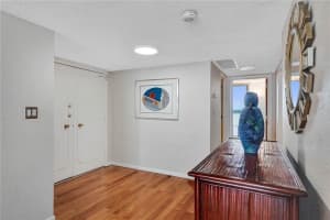 4300 N Ocean Blvd #10d, Fort Lauderdale, FL 33308, Sold 11/17/21